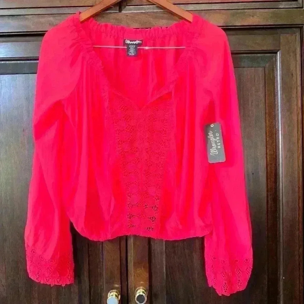 NWT! Wrangler Retro! Bohemian Blouse Top size Small in a beautiful Red design!